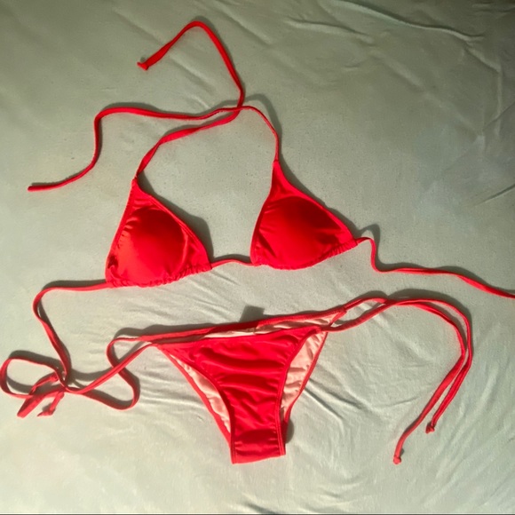 Hollow Out Red Bikini Set BRAND NEW - Picture 2 of 2